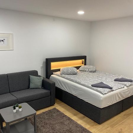 Akmene Center Apartment Naujoji Akmene Extérieur photo